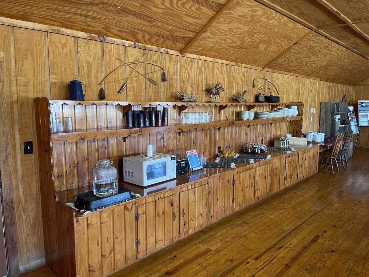 West 1077 Guest Ranch - Retreat Bed & Breakfast Tarpley Eksteriør bilde